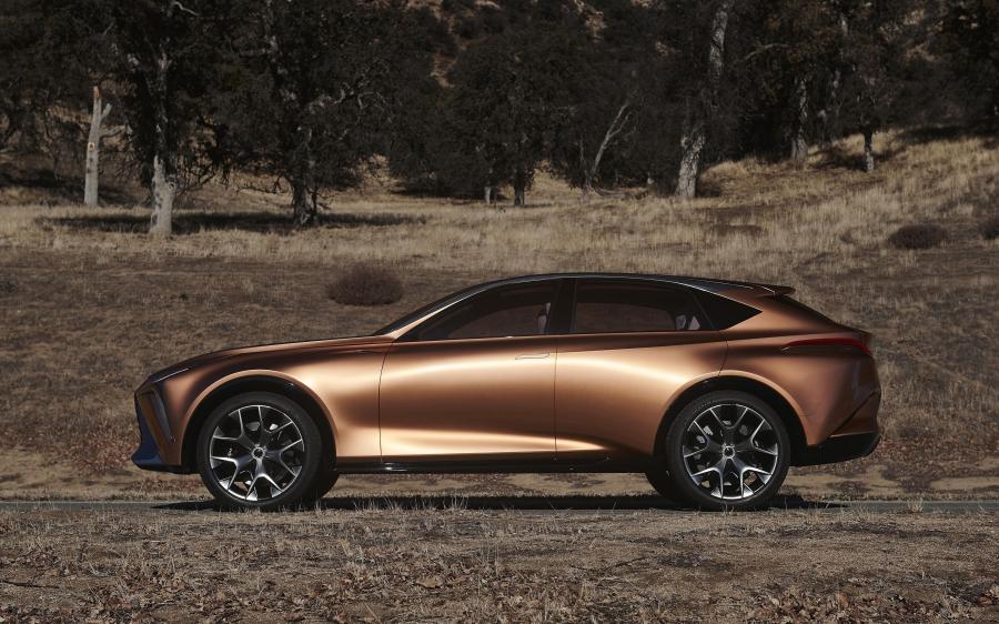  Lexus LF-1 Limitless 2018 года  (фото 72 из 72)